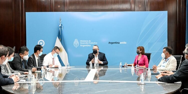 La minera Zijin invertirá US$380 millones para producir litio en Catamarca