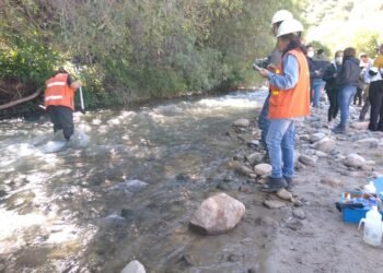Minería realizó una fiscalización participativa en el río Andalgalá
