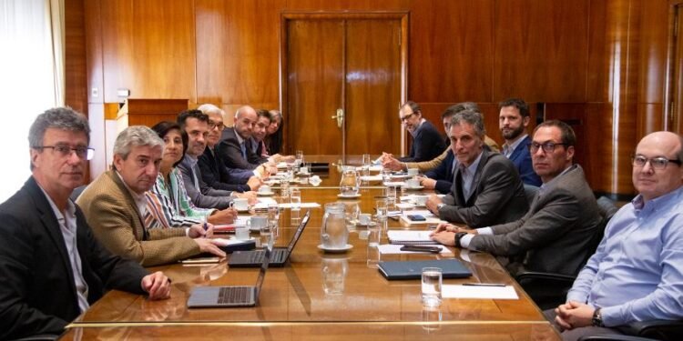 El secretario de Energía de la Nación convocó reunión de trabajo a las principales refinerías del país