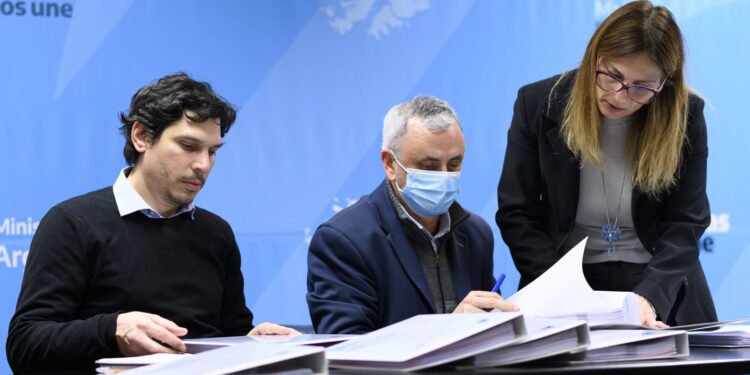 Permer proveerá de energía eléctrica a 494 centros de salud rurales en 13 provincias