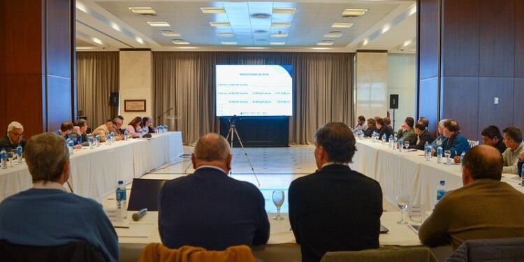 Minería expuso en el quinto encuentro de la Mesa del Agua