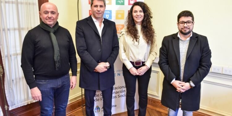 Uñac se reunió con la presidenta del Consejo Nacional de Coordinación de Políticas Sociales