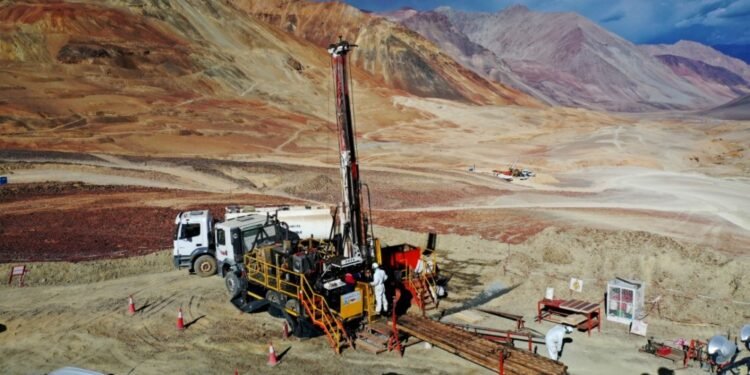 Minería analizó informes de exploración de El Pachón