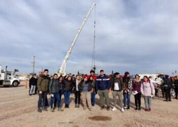ESTUDIANTES DE GEOLOGÍA E HIDROCARBUROS VISITARON VACA MUERTA