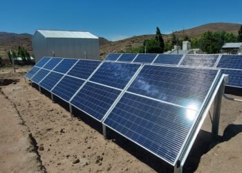 Permer licita dos nuevas mini redes solares para energizar un parque astronómico de Salta y un pueblo rural de Catamarca