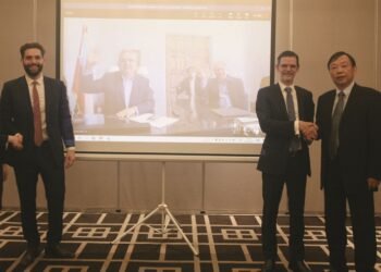 Catamarca anunció la industrialización del litio de la mano de inversores chinos