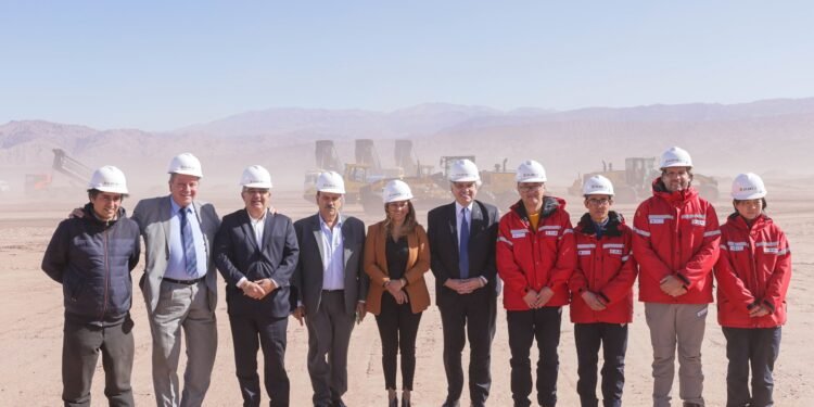 El presidente recorrió el proyecto minero de litio Tres Quebradas en Catamarca