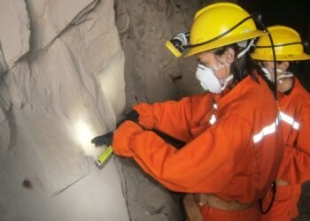 Aumentó la participación de las mujeres en el sector minero público