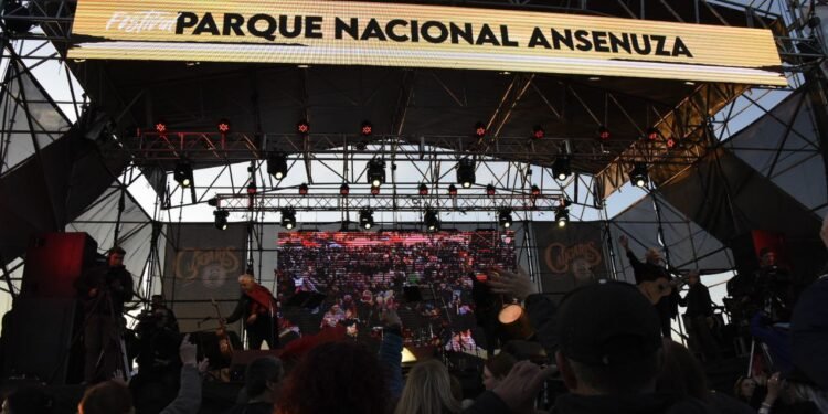 Ambiente inauguró el Parque Nacional Ansenuza en Córdoba con un festival